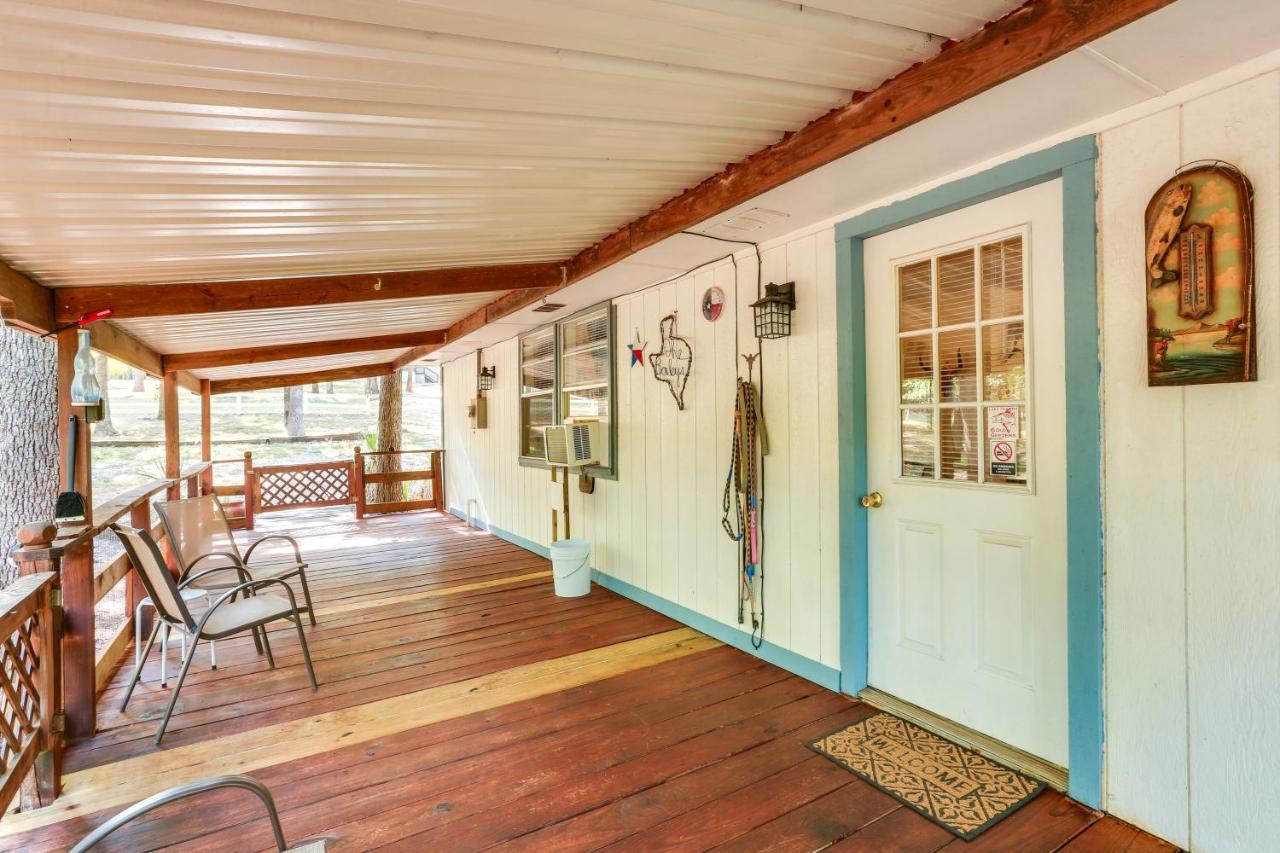 Dog-Friendly Kingston Cabin With Wraparound Deck! ภายนอก รูปภาพ