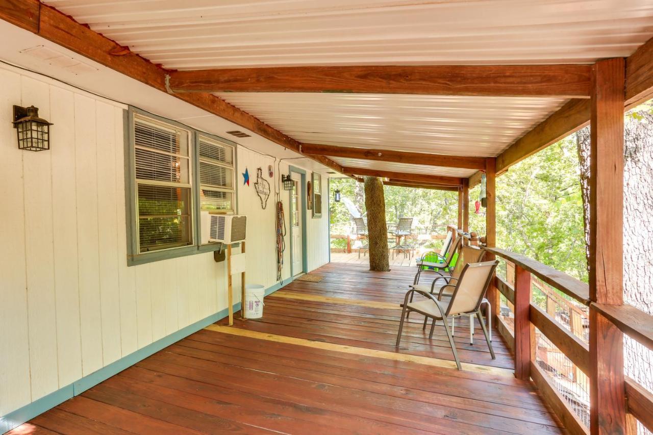 Dog-Friendly Kingston Cabin With Wraparound Deck! ภายนอก รูปภาพ
