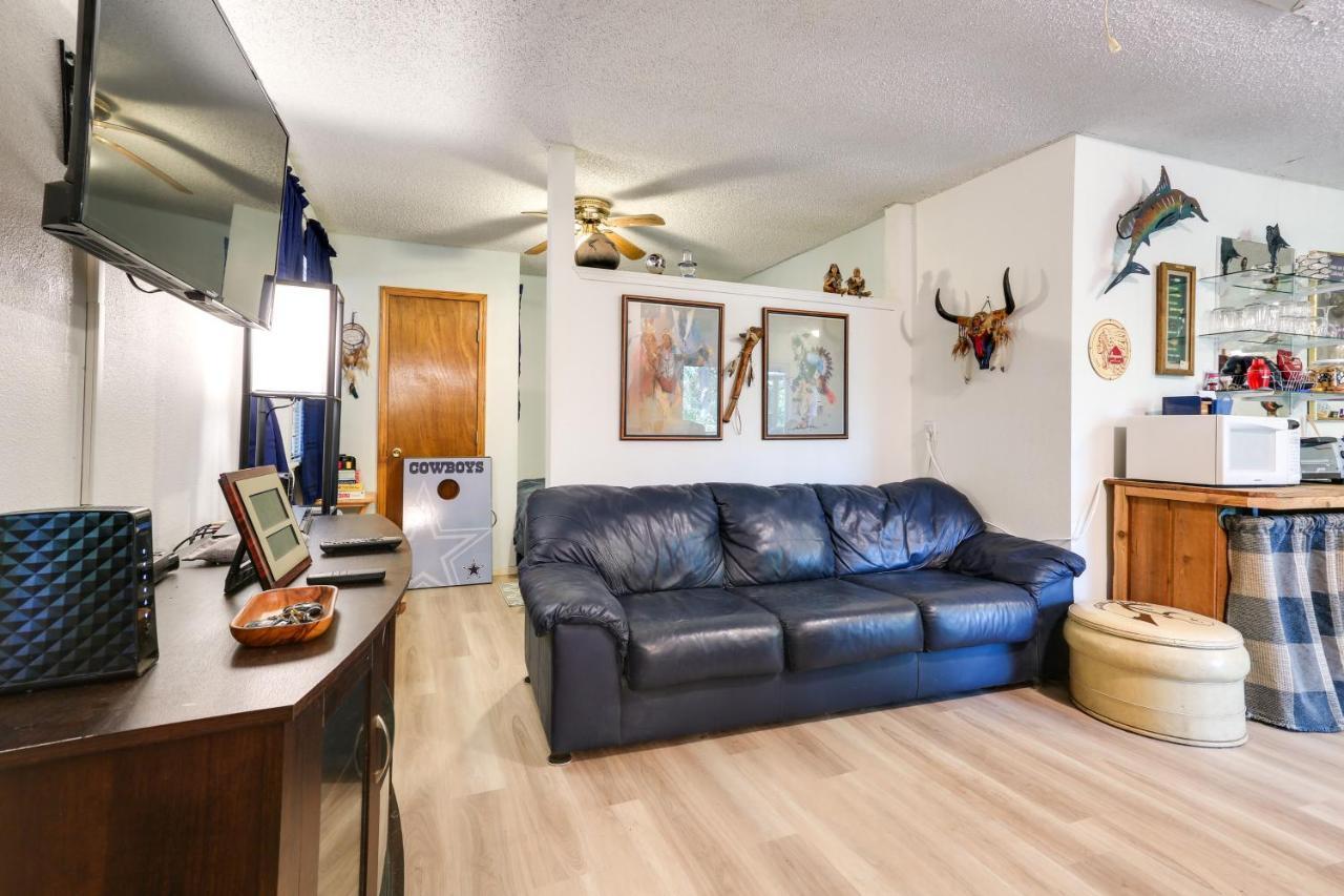 Dog-Friendly Kingston Cabin With Wraparound Deck! ภายนอก รูปภาพ